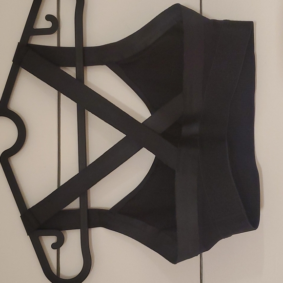 Addidas black sports bra - Picture 2 of 2